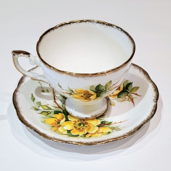 Mild rose Royal Standard. Tea cup and Saucer - Picture 4 of 9